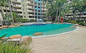 Large Studio Balcony, Spa & Pool